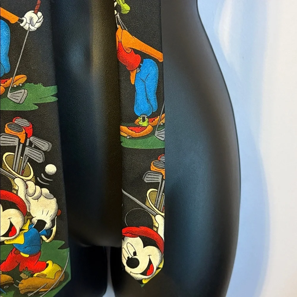 Mickey Unlimited Vintage Mickey Goofy Pluto Donald Golfing Necktie Tie